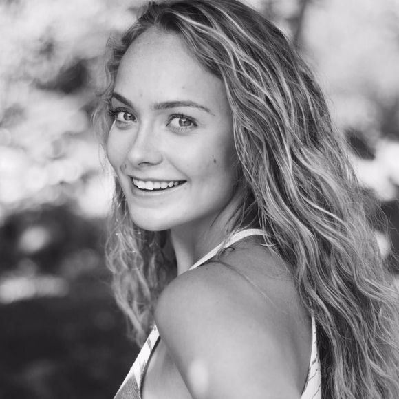 Meet your Posher, Alexandra - Picture 1 of 1